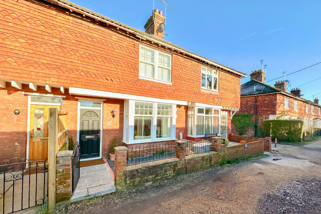 WOODSTOCK LANE, RINGWOOD