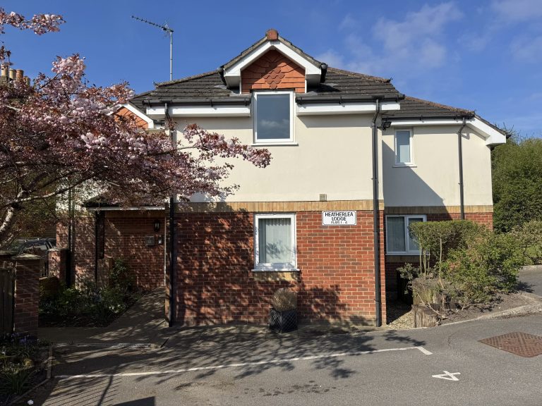 Heatherlea Lodge Bickerley Ringwood BH24 1DF